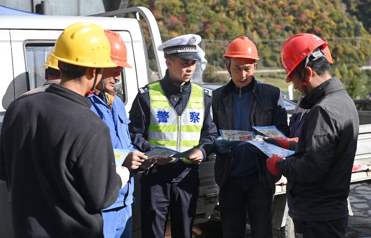 流動車管所 數據服務進山區，便民利民暖人心